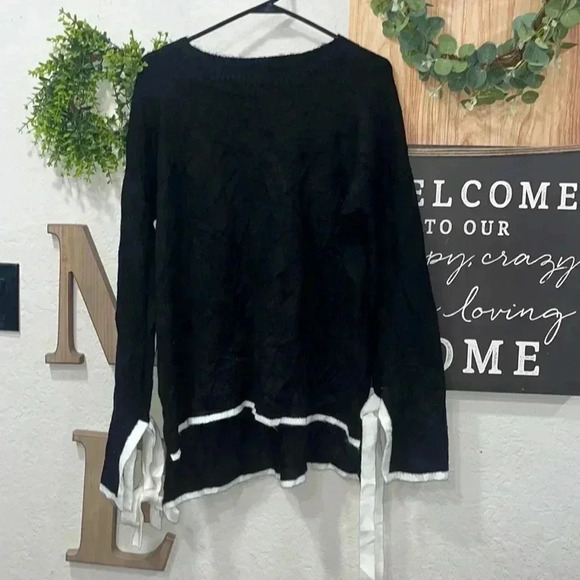 Crown& ivy black sweater size large - Picture 1 of 2